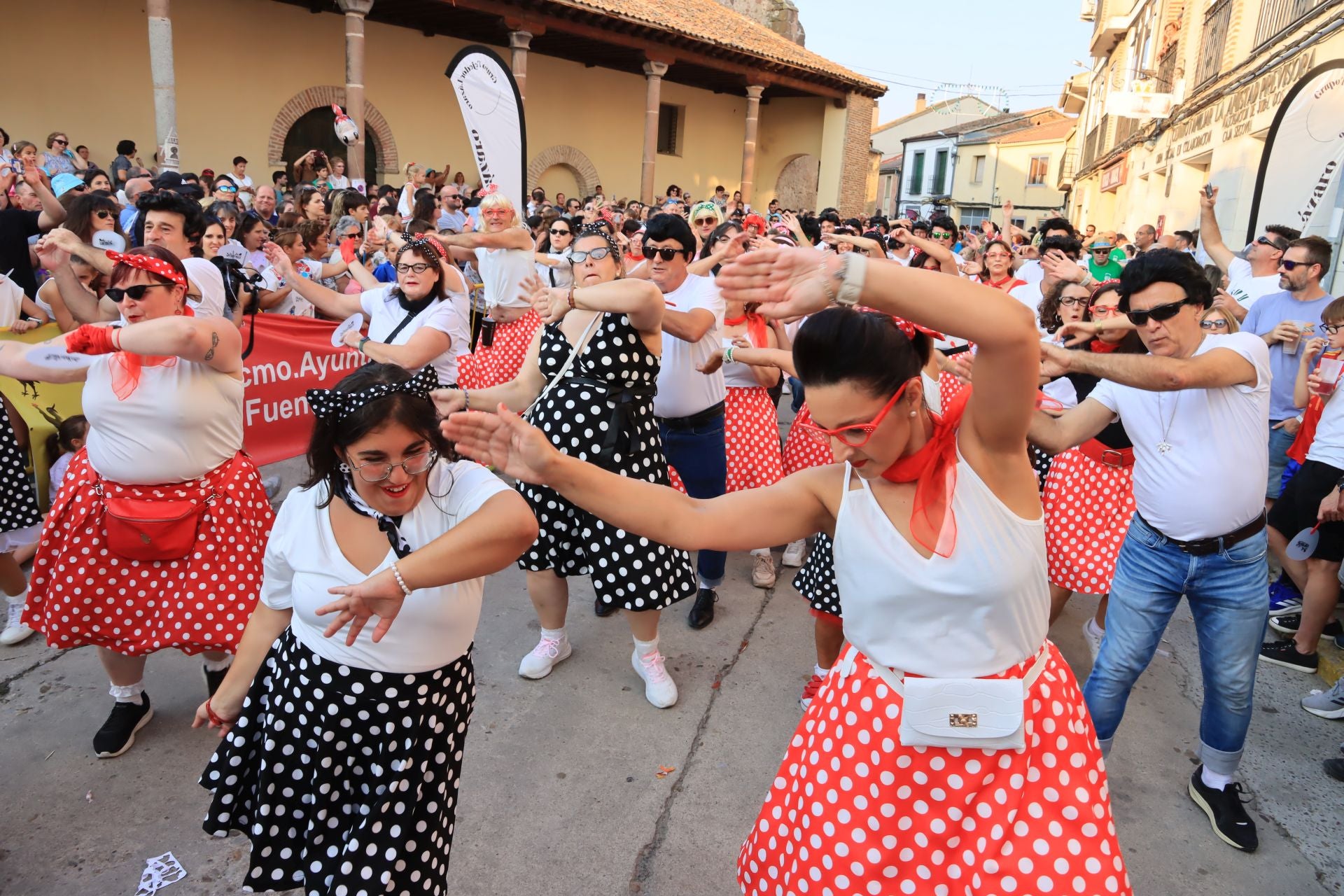 Fotografías del gran desfile de carrozas en Fuentepelayo