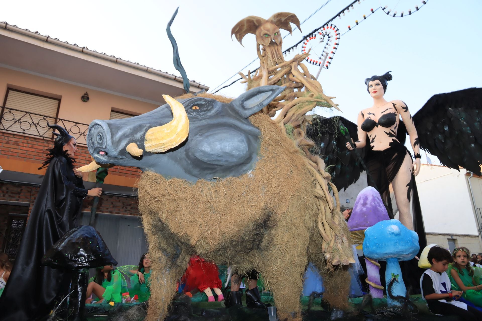 Fotografías del gran desfile de carrozas en Fuentepelayo