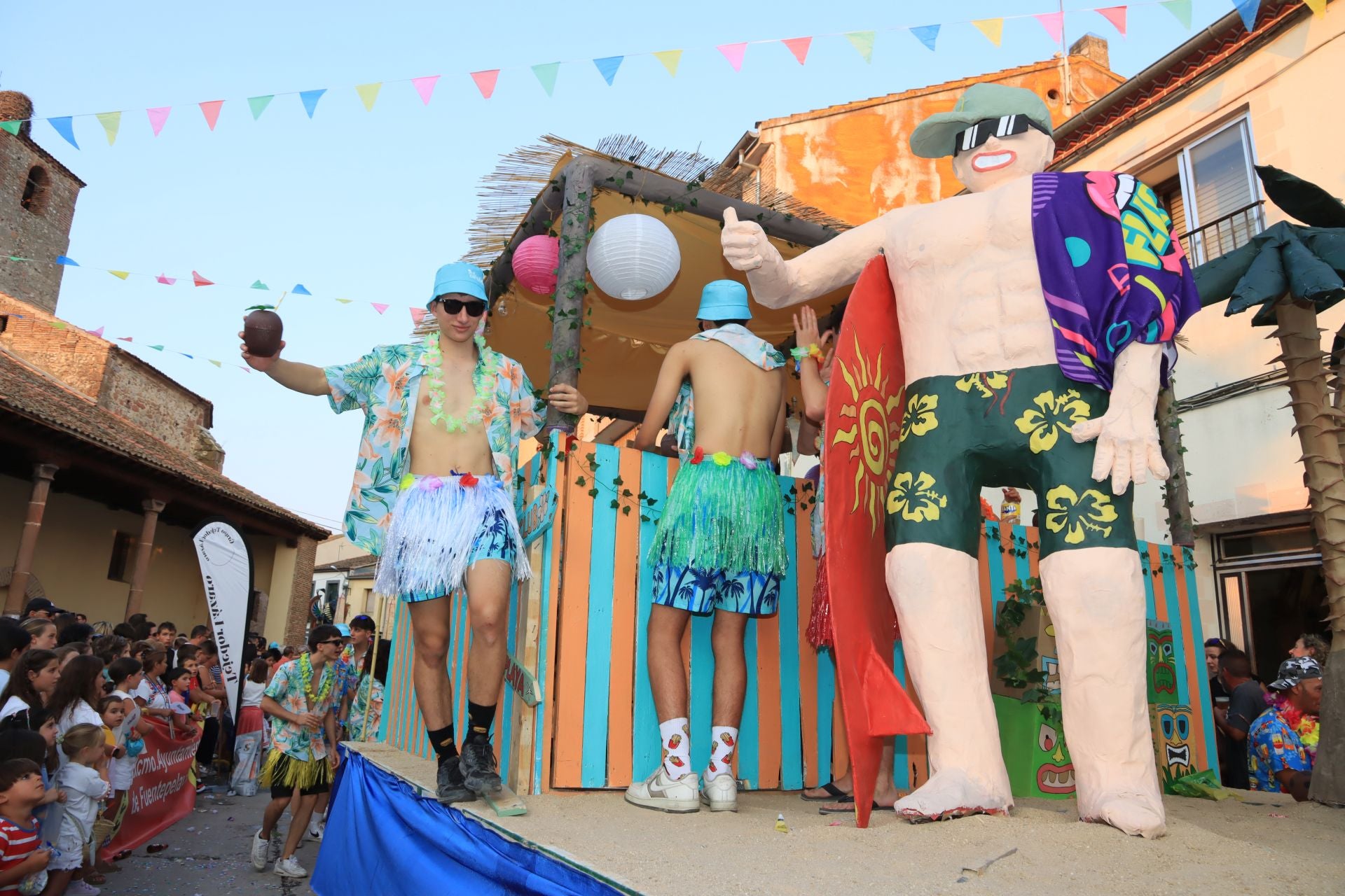 Fotografías del gran desfile de carrozas en Fuentepelayo