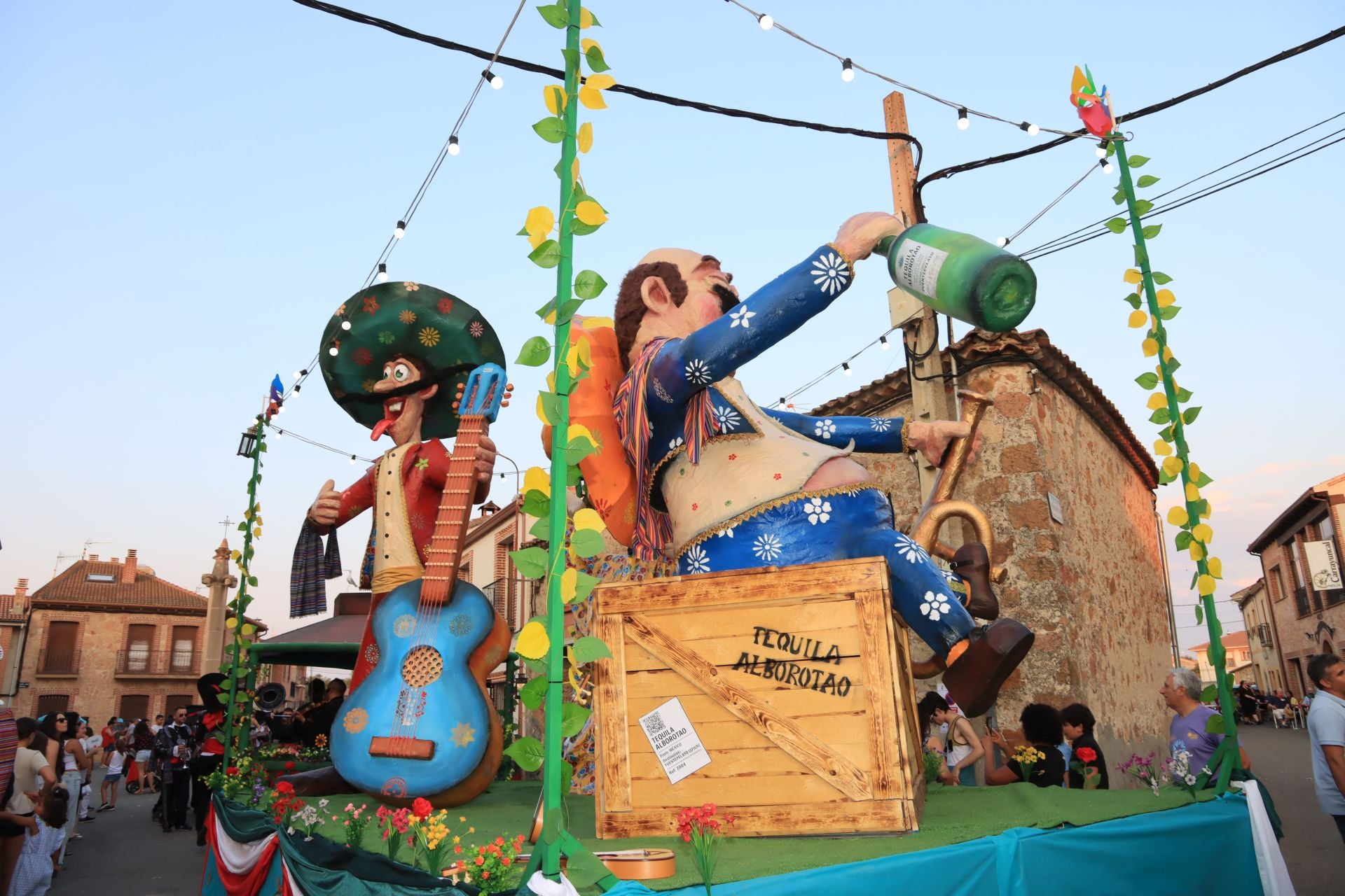Fotografías del gran desfile de carrozas en Fuentepelayo