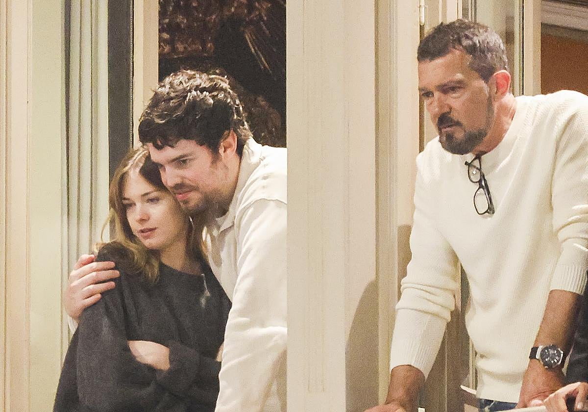 Actor Antonio Banderas, Stella del Carmen Banderas y Alex Gruszynski durante la Semana Santa de Málaga.