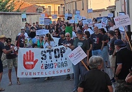 Movilización en Muñoveros en oposición al proyecto de una infraestructura para conseguir energía a partir del biogás.