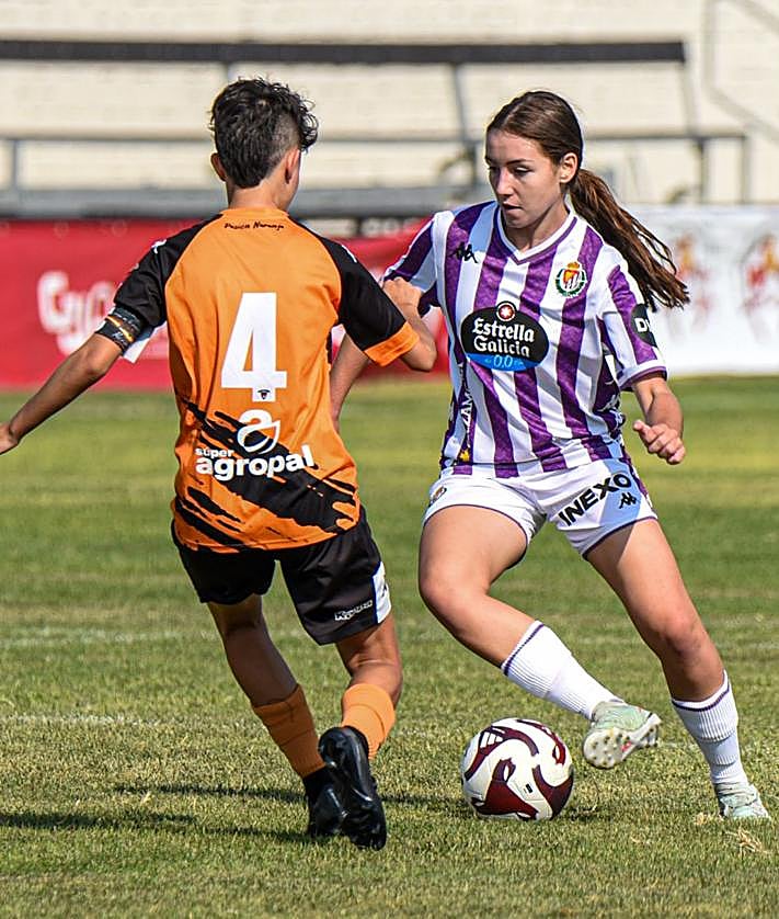 Imagen secundaria 2 - La tanda de penaltis mete en la final al Real Valladolid