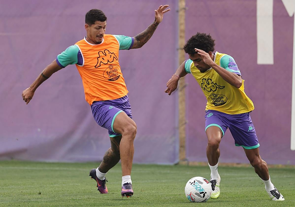 Marcos André presiona a Ponceau, en los Anexos.