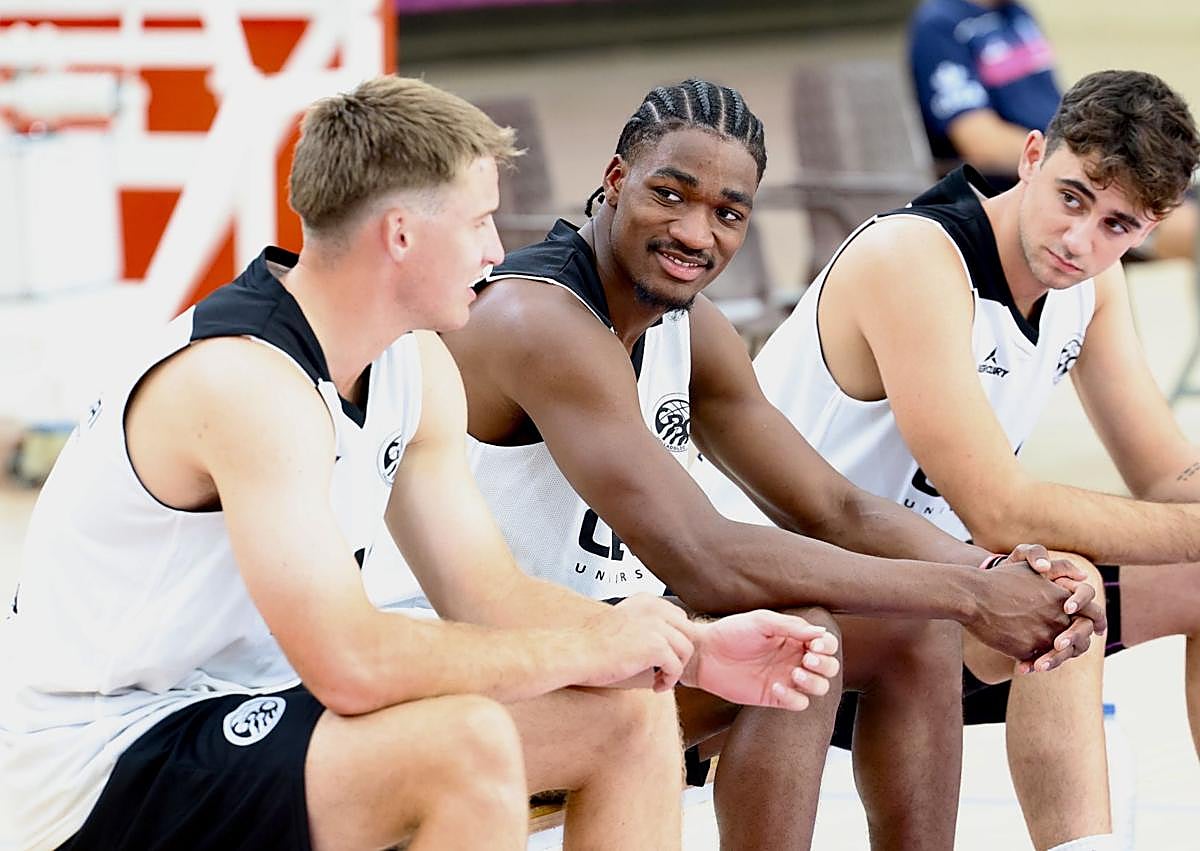 Imagen secundaria 1 - David Barrio: «No es la categoría en la que queremos que la ciudad esté»