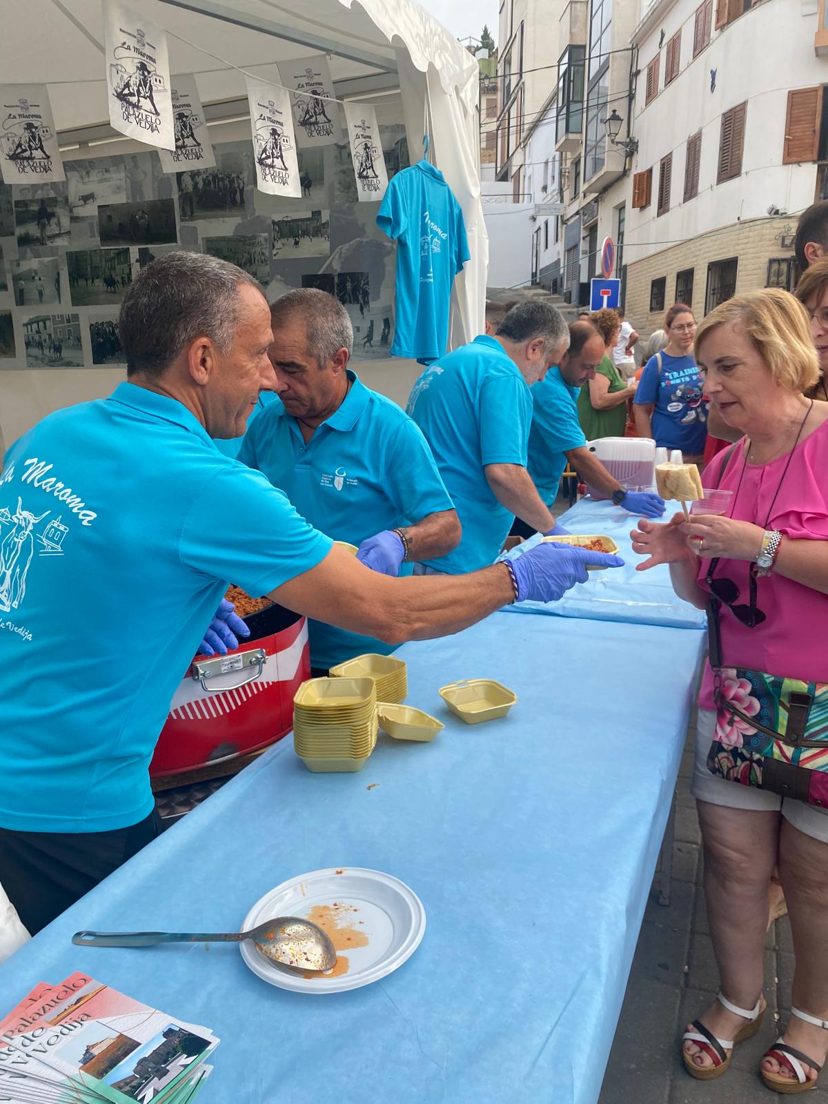 La vaca enmaromada y las jijas de Palazuelo de vedija triunfan en Chiva