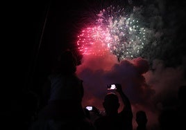 Mascletá y fuegos artificiales del último día de las Fiestas de la Virgen de San Lorenzo de 2024.