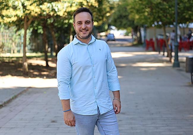 Jorge Guerra en el parque frente al Campo de Fútbol Felicísimo de la Fuente de Valladolid.