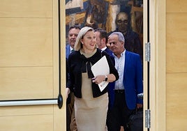 Isabel Blanco, en un pleno de las Cortes.