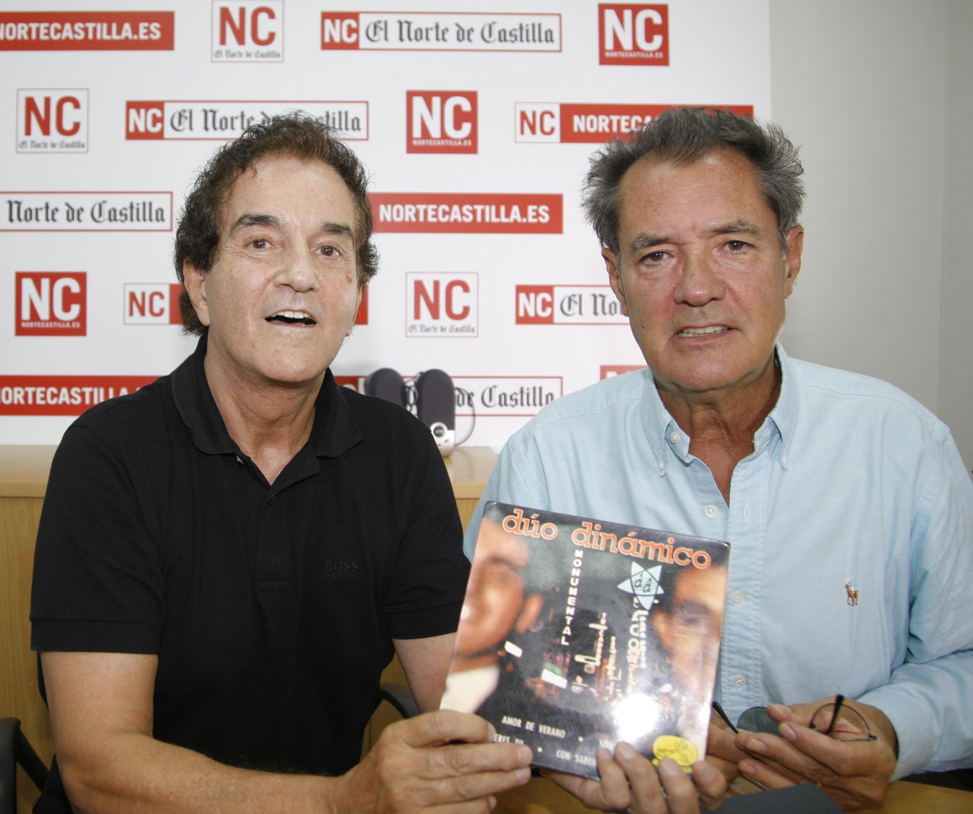 Manuel de la Calva (izquierda) y Ramón Arcusa, el Dúo Dinámico, respondieron a las preguntas de los lectores en un videochat de El Norte de Castilla de septiembre de 2008.