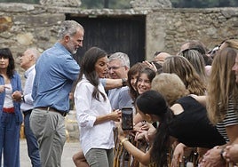 Los Reyes saludan a los vecinos de Sanabria