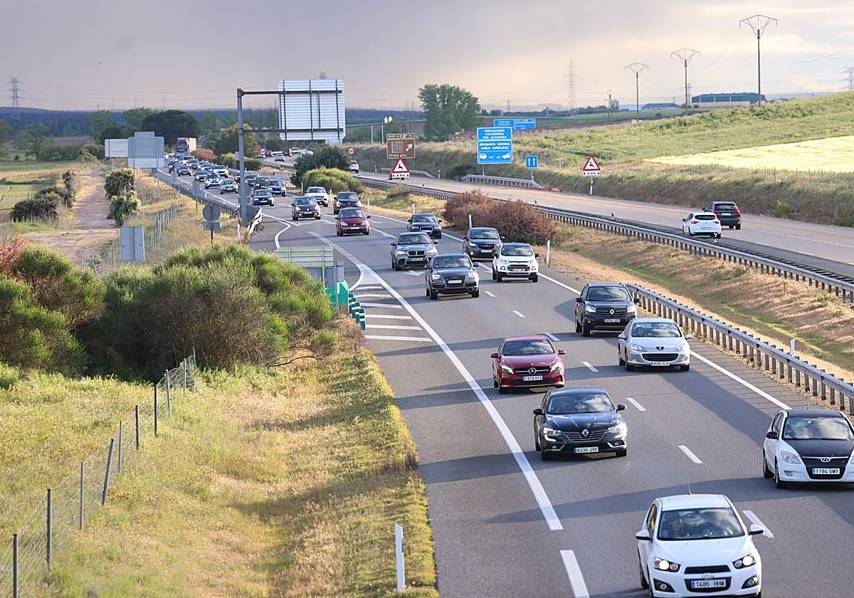 Tráfico en la A-62 en el tramo entre Simancas y Tordesillas.