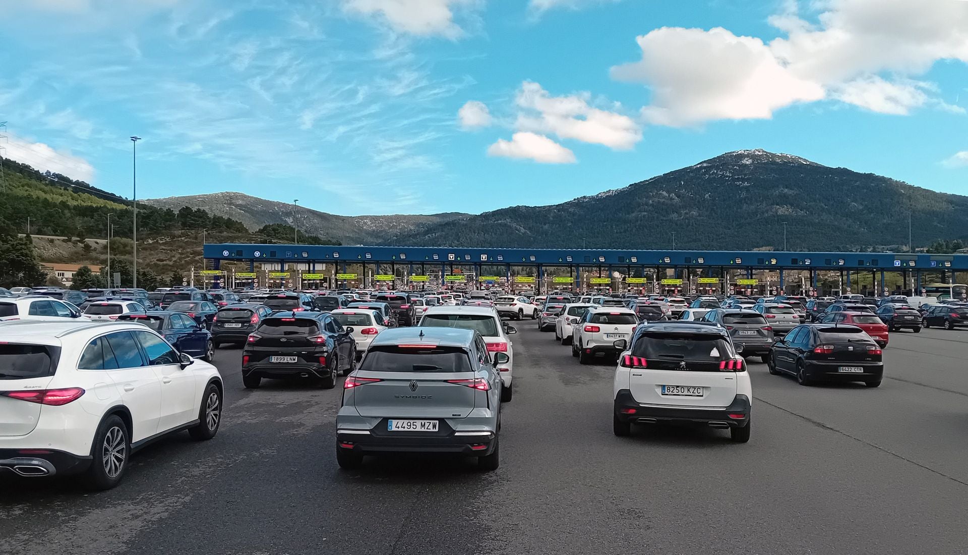 Peaje de la AP-6 a la altura de San Rafael.