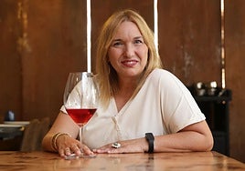 La actriz y humorista Inés Acebes en el restaurante El Pilar de Valoria la Buena.