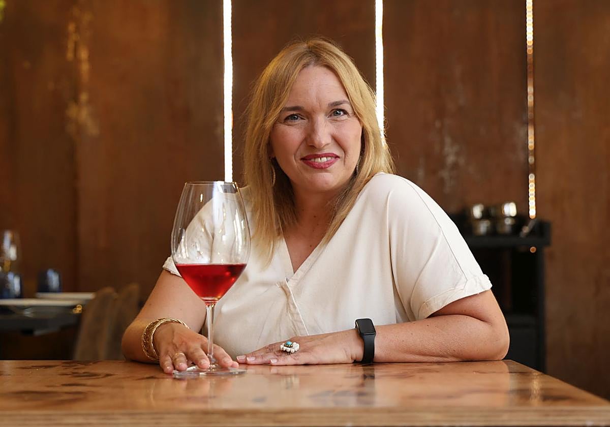 La actriz y humorista Inés Acebes en el restaurante El Pilar de Valoria la Buena.