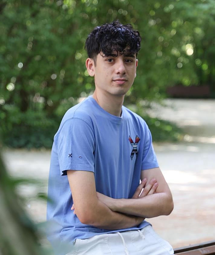 Imagen secundaria 2 - Alberto Pulgar, el tiktoker que reparte dinero por las calles de Valladolid