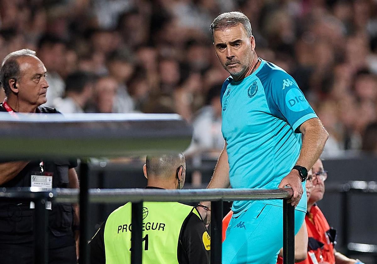 Darwin Quintana, tras su expulsión durante el Castellón - Real Valladolid, la pasada jornada.