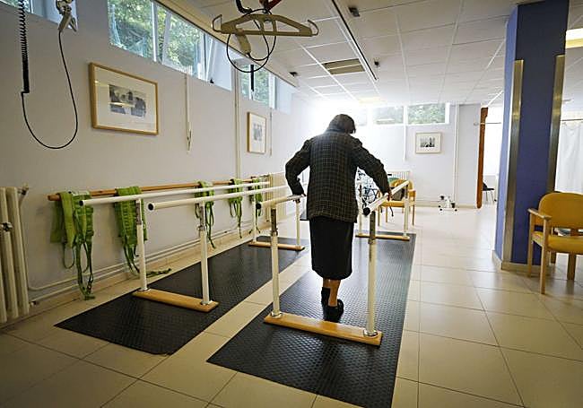 Área de gimnasio y rehabilitación de una residencia de mayores.