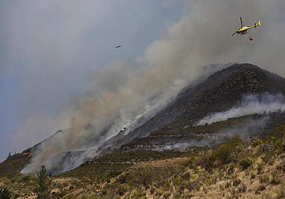El incendio Fasgar, visto desde Tremor de Arriba, el día 28 de agosto.
