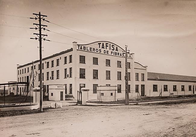 Fachada de la fábrica de Tafisa.