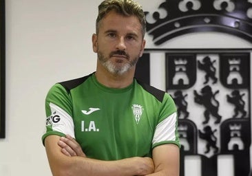 Iván Ania, entrenador del Córdoba CF: «El Real Valladolid te ahoga con esa presión tan alta»
