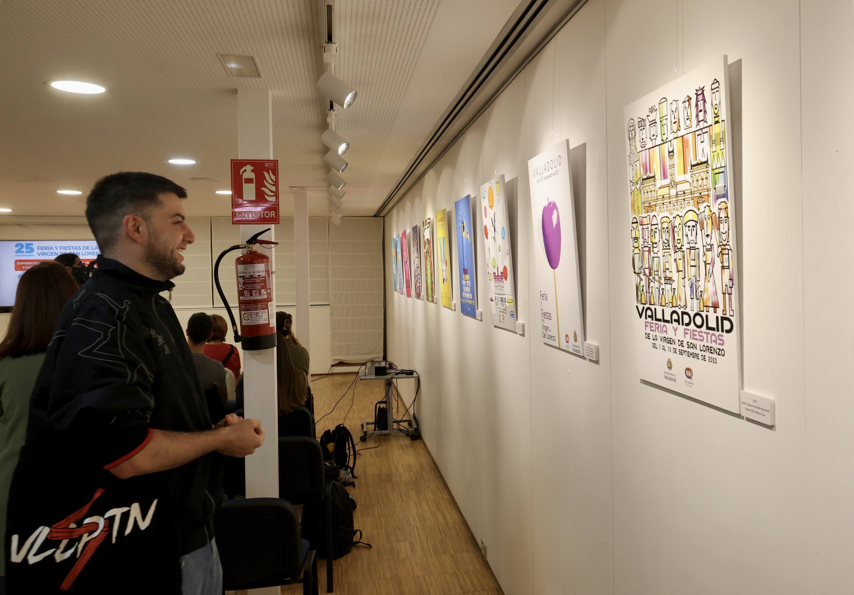 Los 25 años de carteles de las Fiestas de la Virgen de San Lorenzo, en imágenes