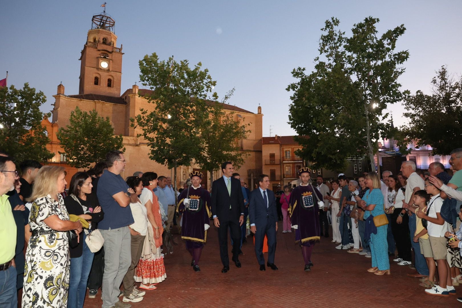 Las imágenes de Almeida en el pregón de Medina del Campo