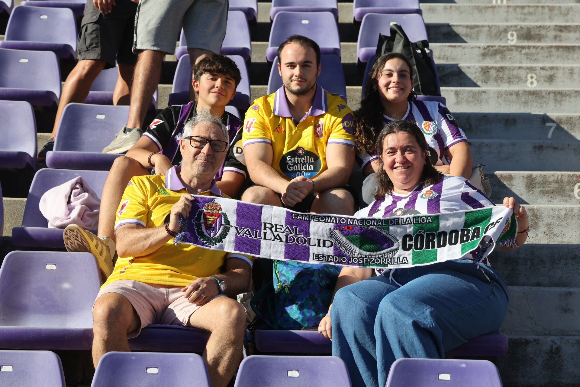Búscate en la grada del Real Valladolid (1/4)