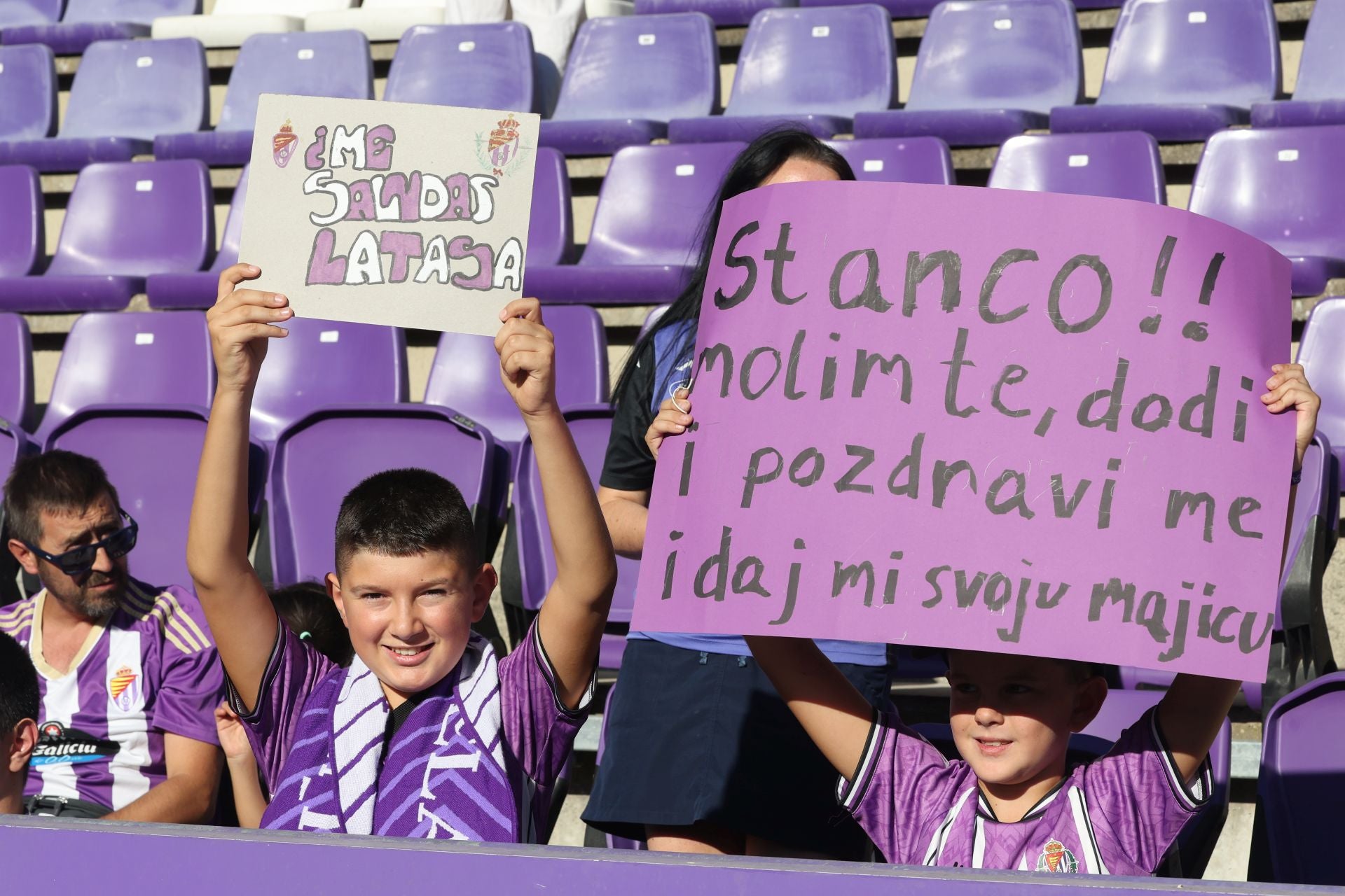 Búscate en la grada del Real Valladolid (1/4)