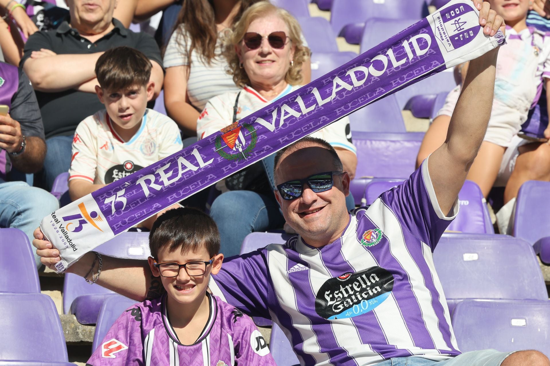 Búscate en la grada del Real Valladolid (2/4)