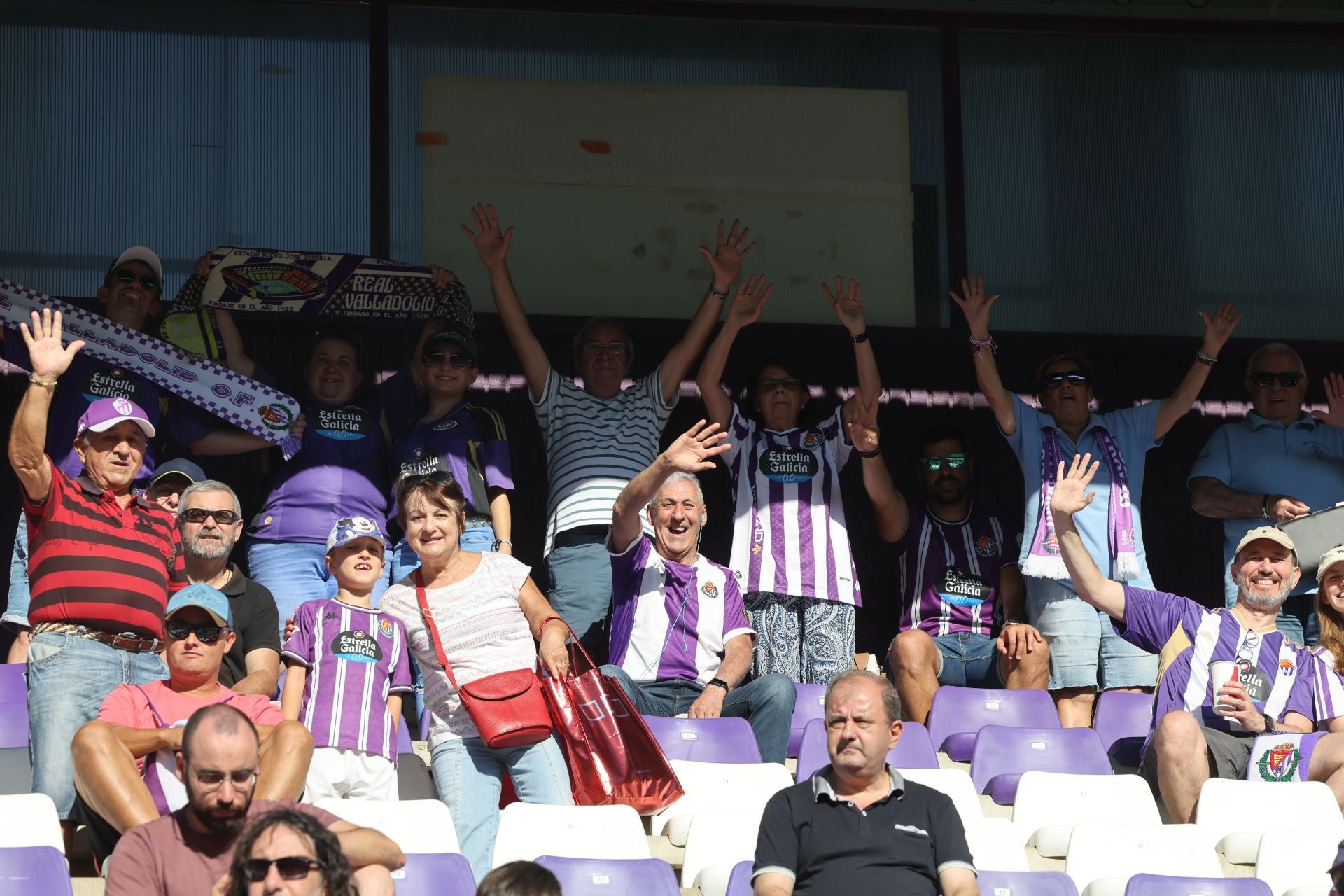 Búscate en la grada del Real Valladolid (3/4)