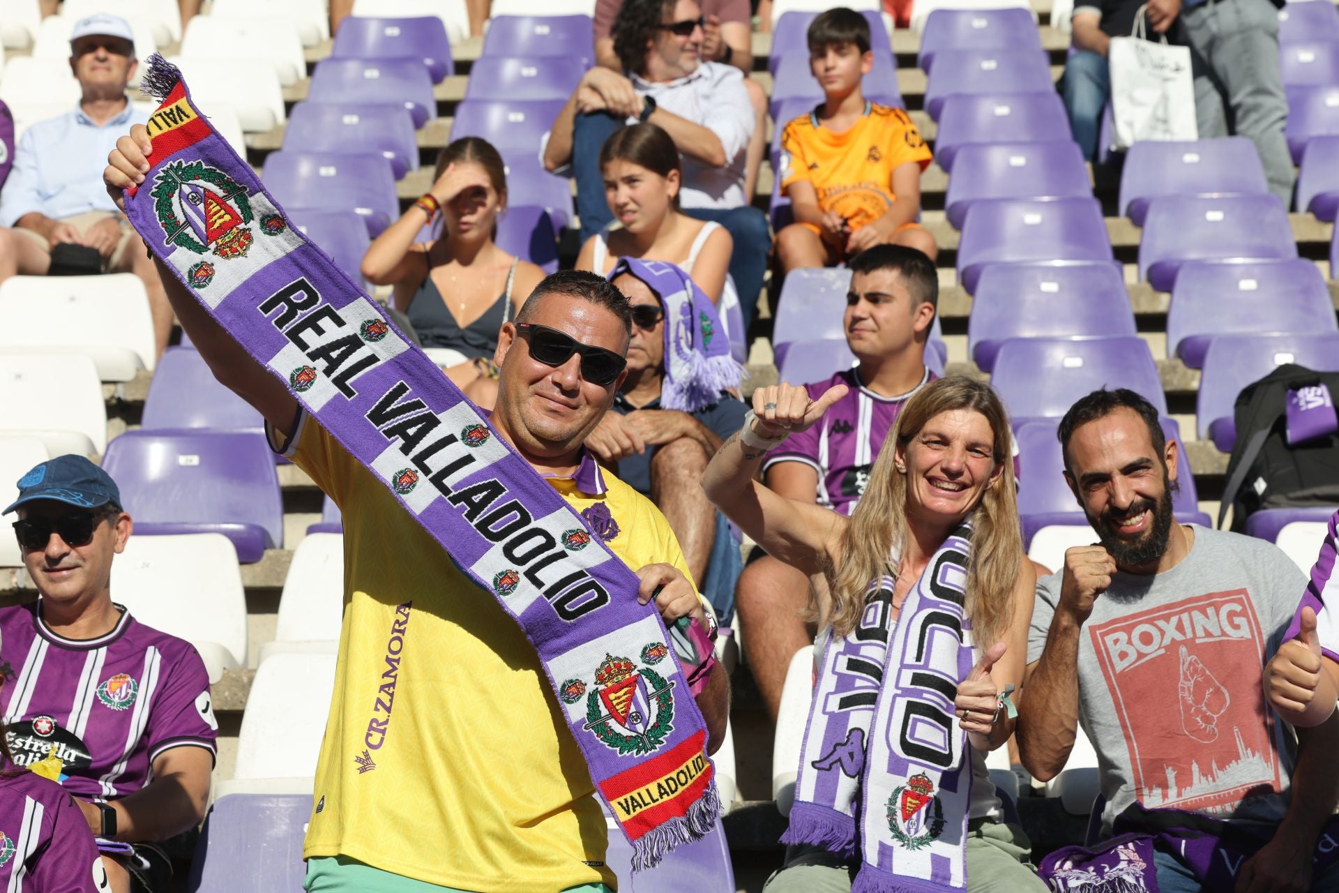 Búscate en la grada del Real Valladolid (1/4)