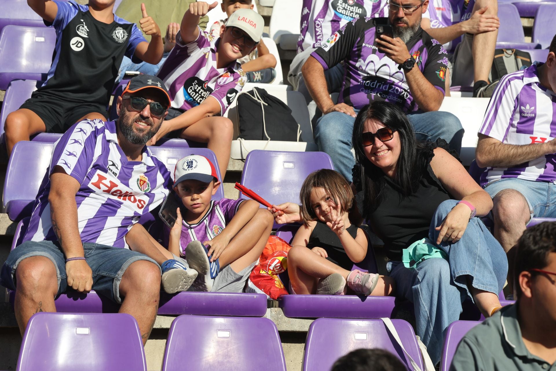Búscate en la grada del Real Valladolid (2/4)