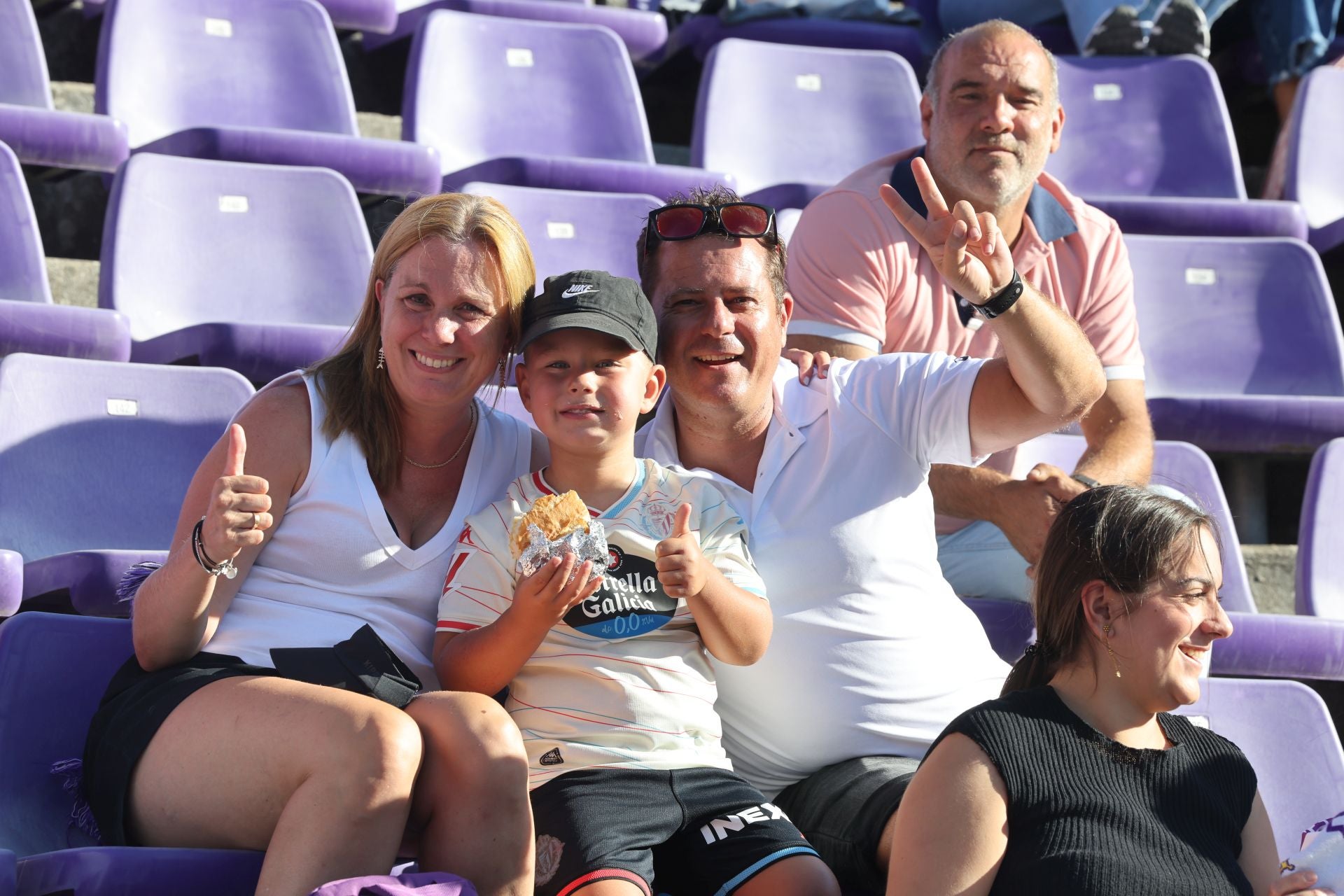 Búscate en la grada del Real Valladolid (2/4)