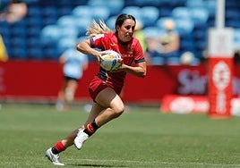 Amaia Erbina en plena carrera en busca del ensayo.