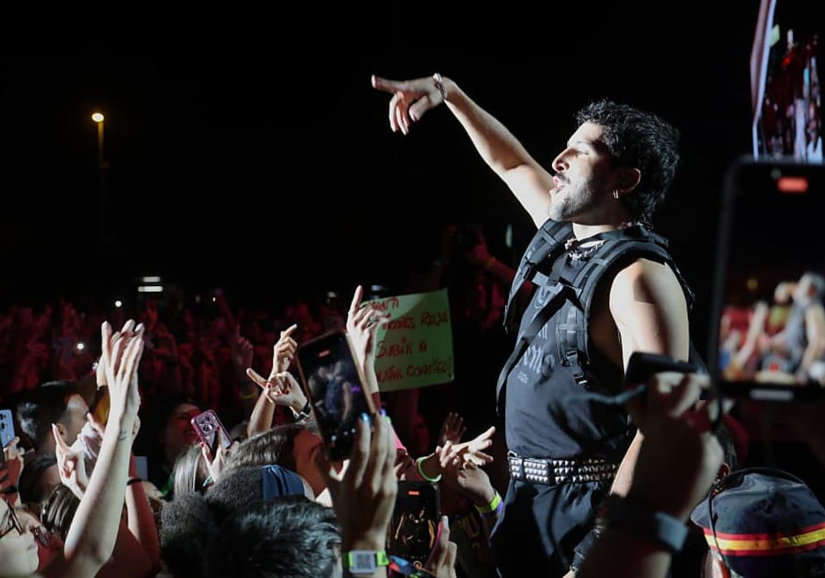 Sebastián Yatra durante el concierto