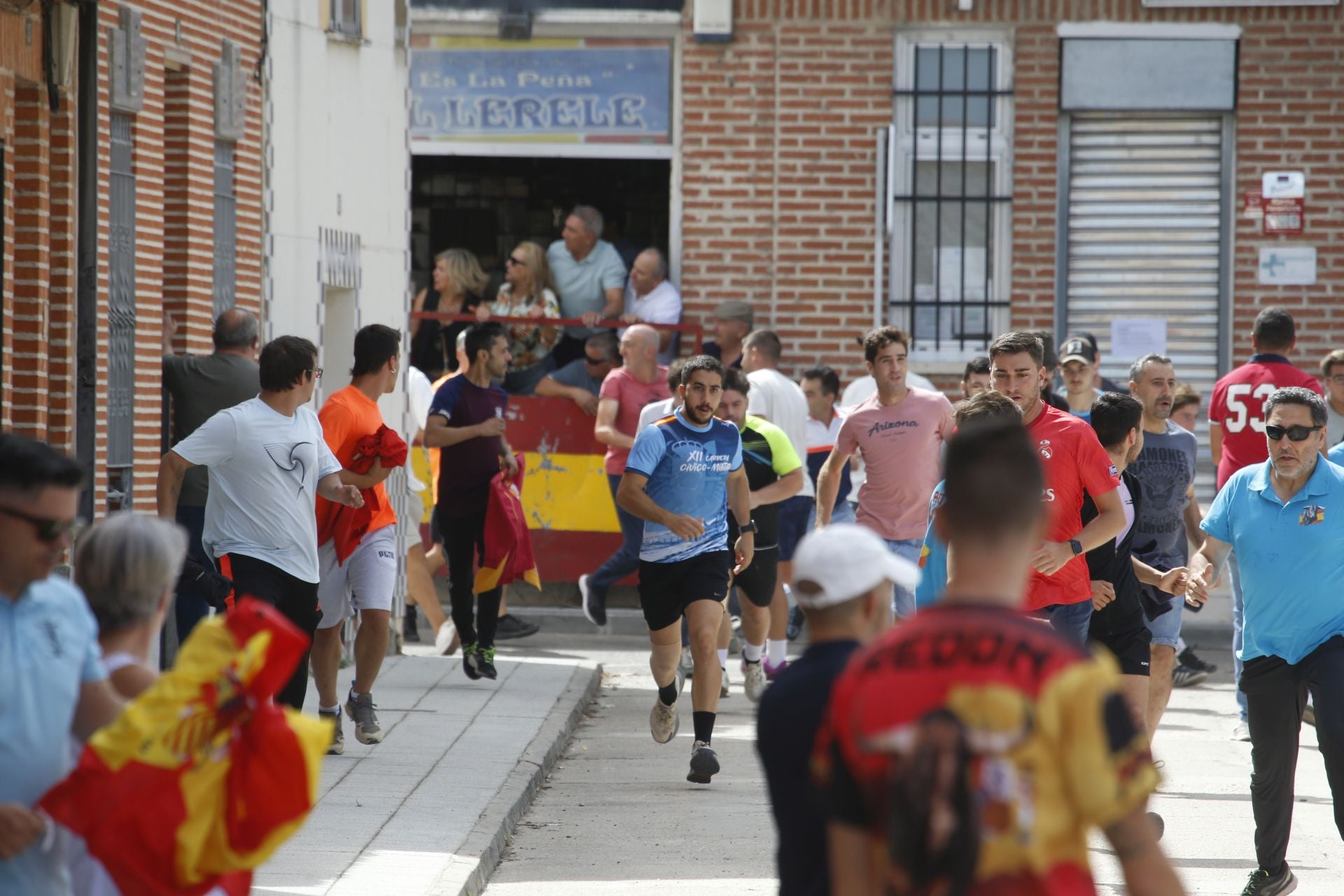 Encierro del sábado por la mañana en Ataquines