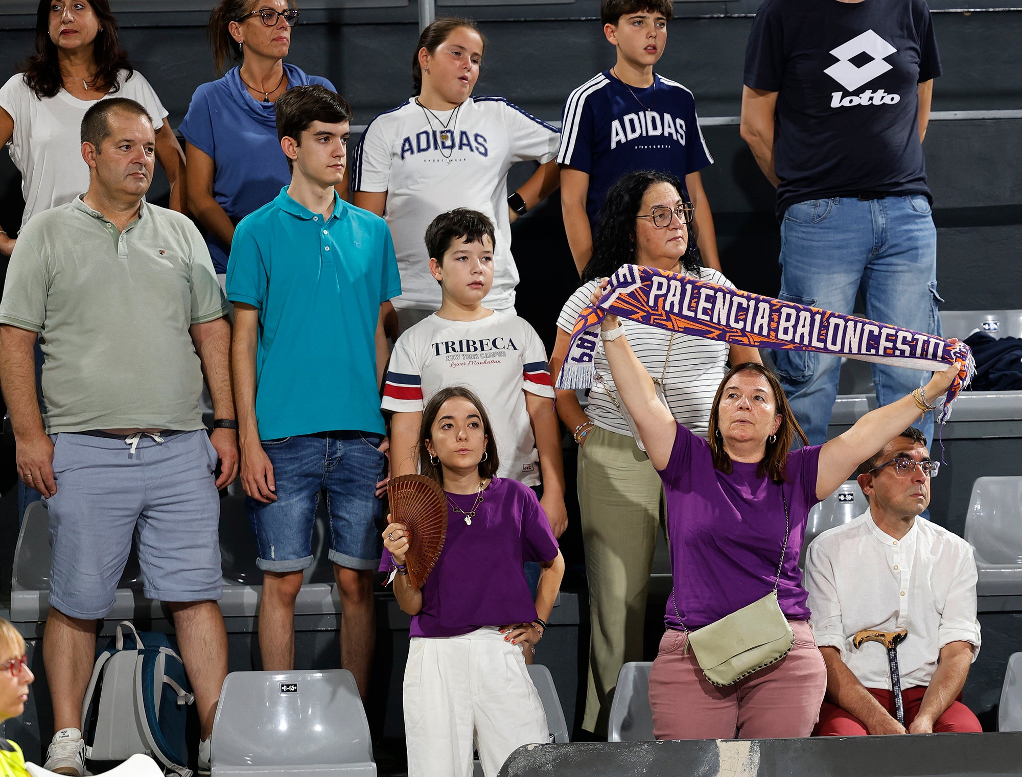 Búscate en las gradas del Super Agropal Palencia - Sporting Clube Portugal