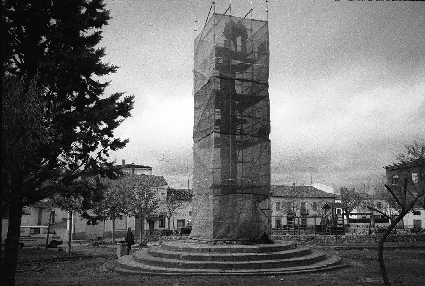Restauración del Rollo, construcción gótica del siglo XVI símbolo de Justicia y Jurisdicción civil. 27 de noviembre de 1996.