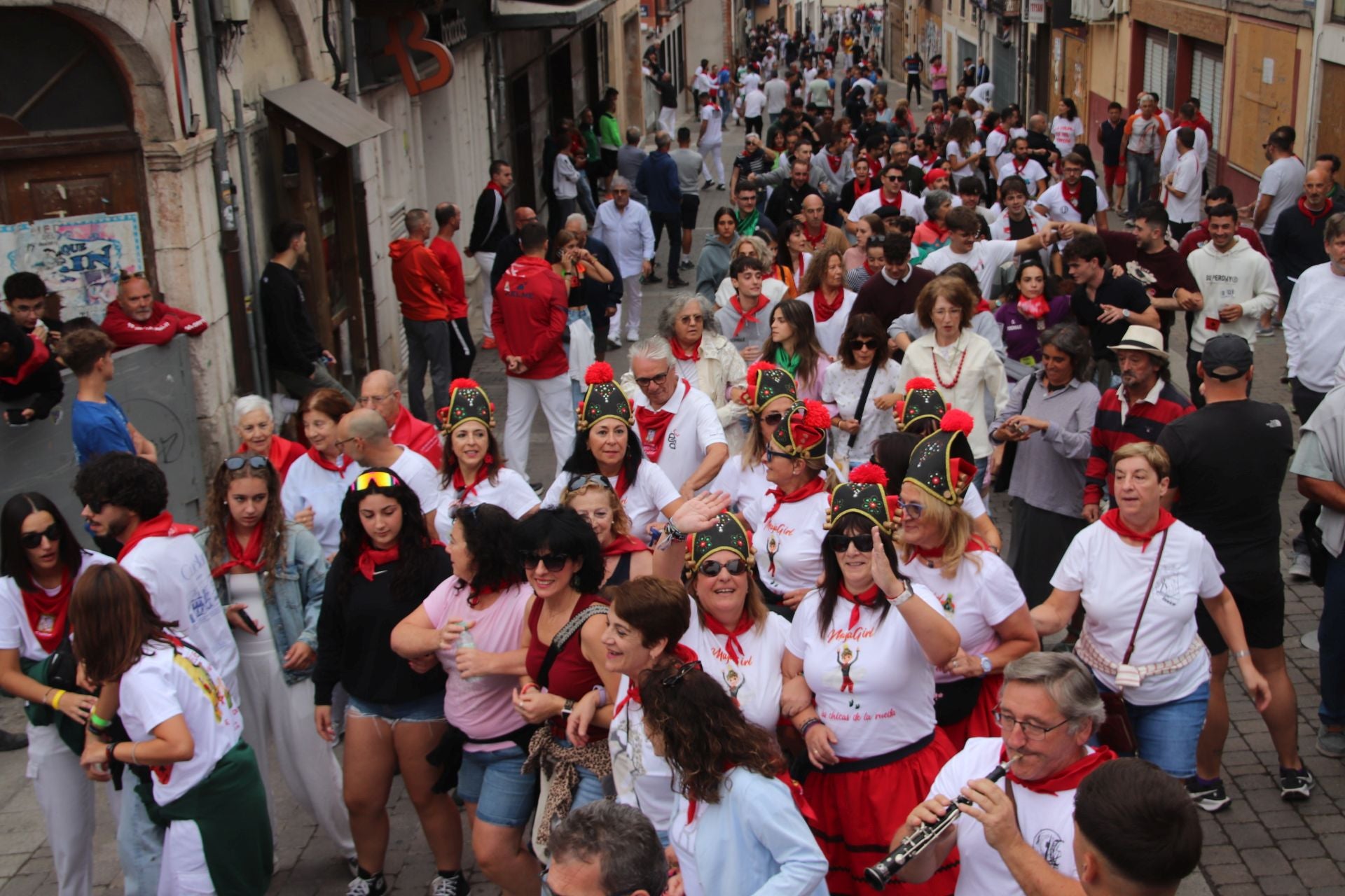 Fotos del ambiente en Cuéllar durante el primero de sus encierros
