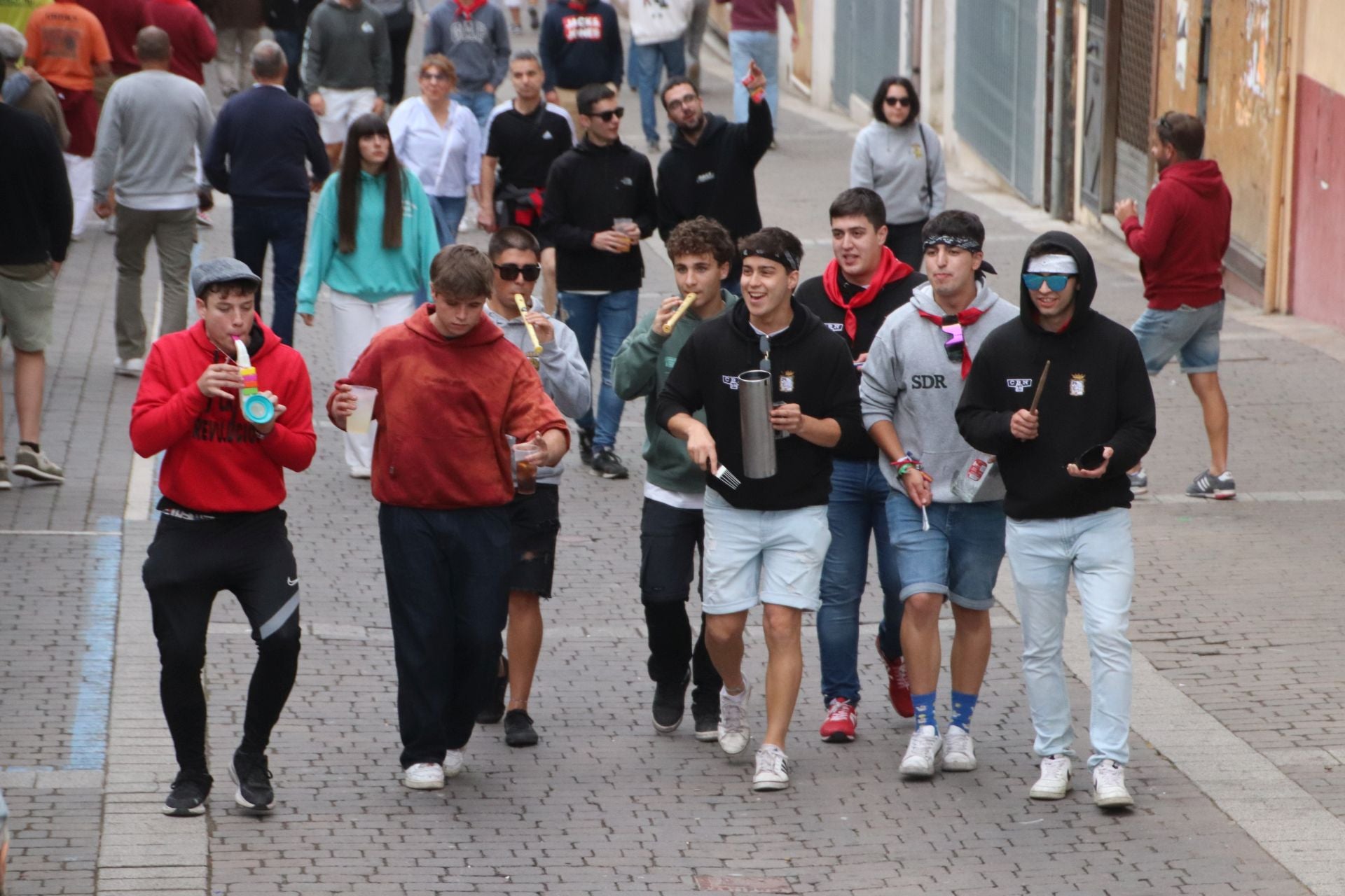 Fotos del ambiente en Cuéllar durante el primero de sus encierros