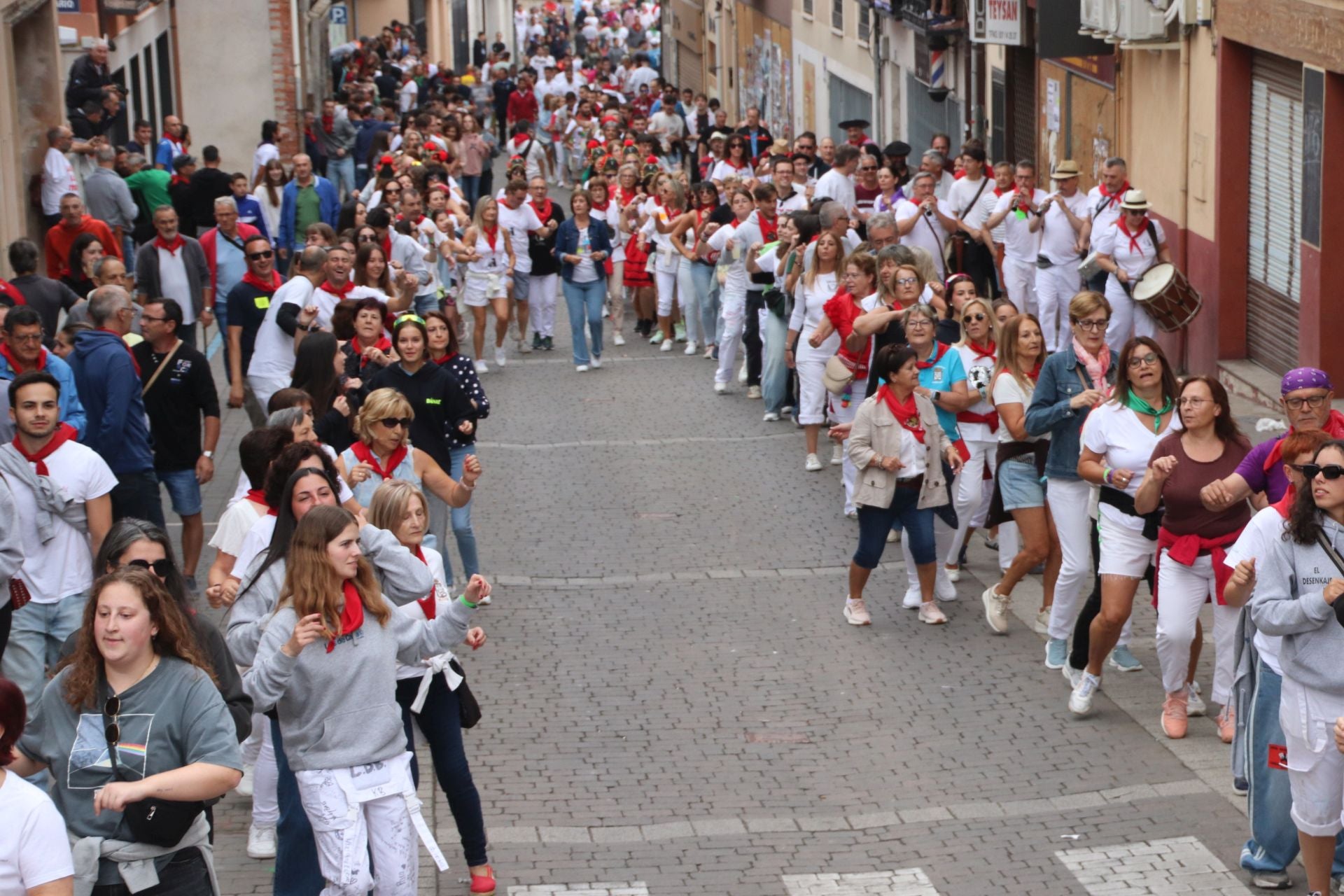 Fotos del ambiente en Cuéllar durante el primero de sus encierros
