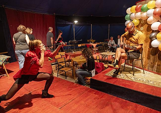 Actuación en un espectáculo en Ávila.