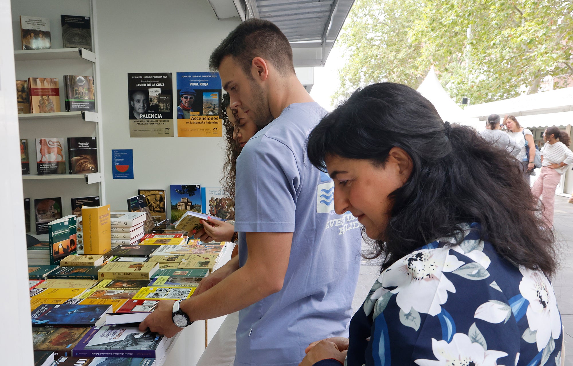 La Feria del Libro llena el Salón de literatura e historias