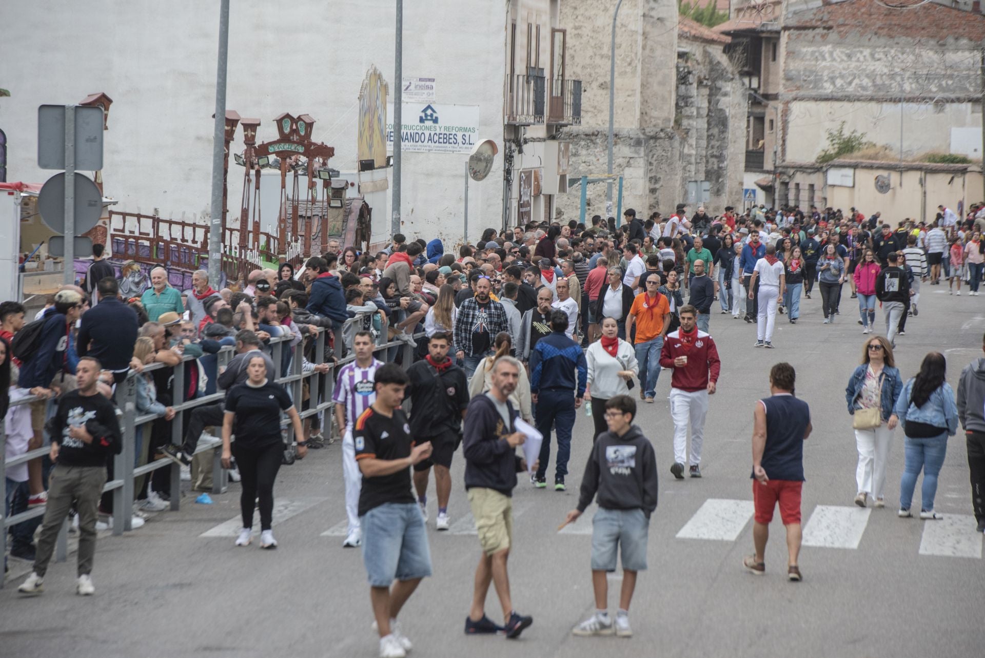 Fotos del ambiente en Cuéllar durante el primero de sus encierros