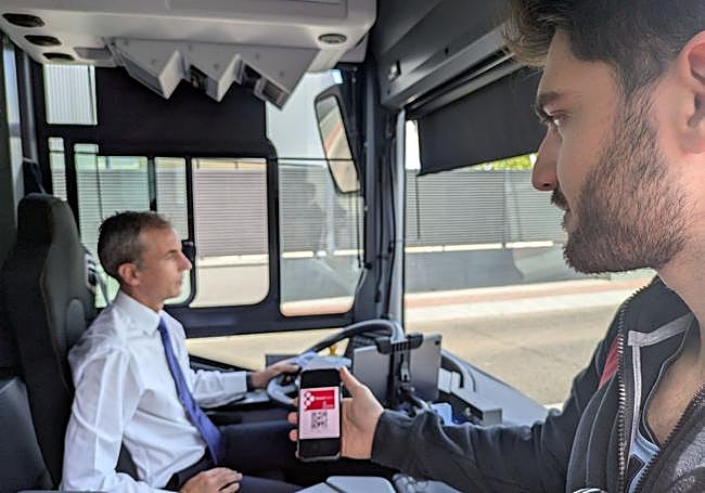 Un usuario de Arroyo de la Encomienda utilizando la aplicación Buscyl