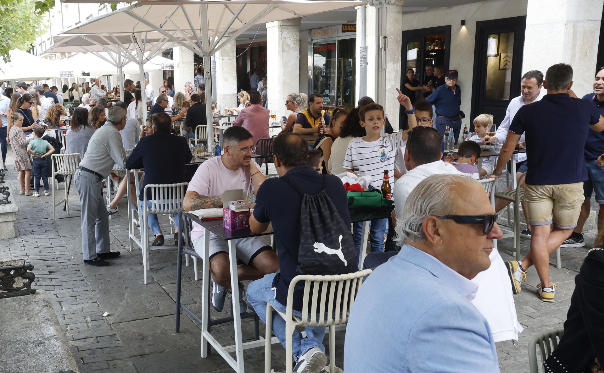 La oferta gastronómica de San Antolín llena las calles de gente