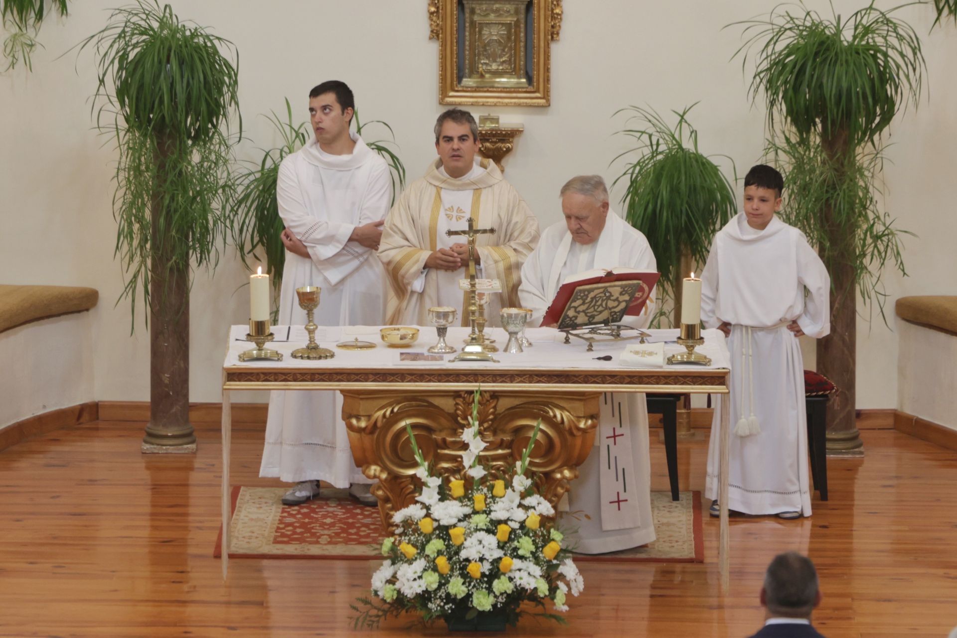 La despedida al párroco Goyo Casado, en imágenes