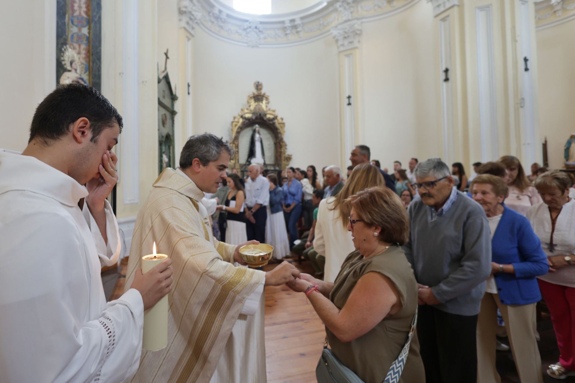 La despedida al párroco Goyo Casado, en imágenes
