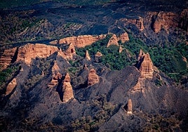 Las Médulas, en el Bierzo, a vista de pájaro tras los incendios.
